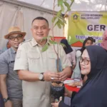 Rudy Susmanto Bagikan Bibit Pohon Gratis di Cileungsi untuk Penghijauan