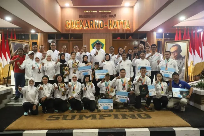 
					Bupati Bogor Beri Penghargaan Atlet Berprestasi di FORNAS VII NTB 2025