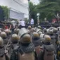 Ricuh Demo 50 Ribu Warga, Bupati Pati Sudewo Dilempari Sandal