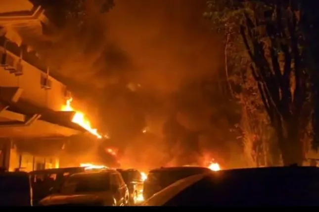 Kericuhan Pembakaran DPRD Makassar 3 Tewas
