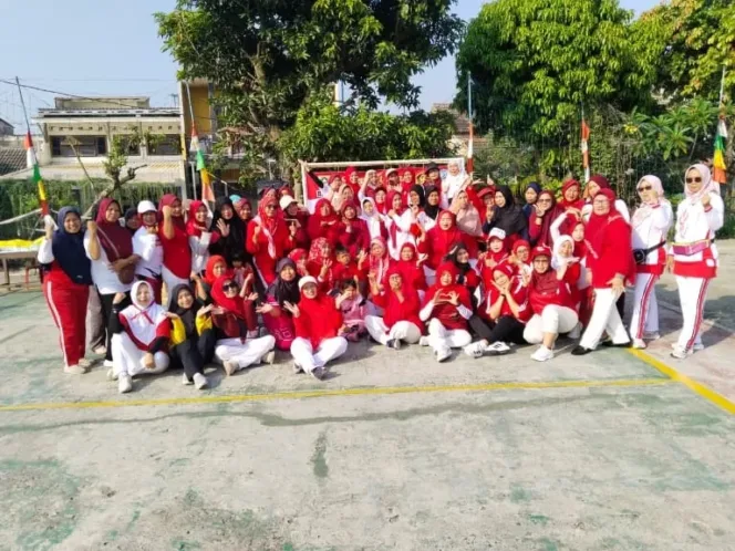 
					HUT RI Ke 80 Warga Perumahan TNI Puspa Raya Bojong Baru