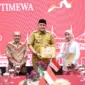 Bupati Bogor Beri Hadiah Umroh untuk Tokoh Pendidikan dan Sosial
