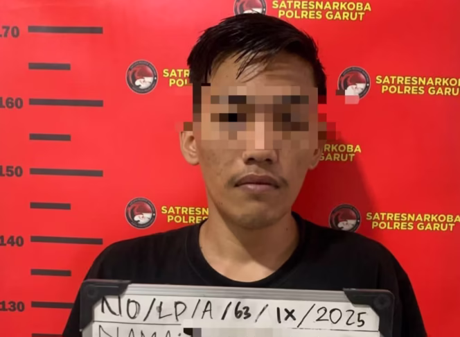 Satresnarkoba Polres Garut Bekuk Pengedar Obat Keras di Malangbong,Ratusan Obat Keras Disita