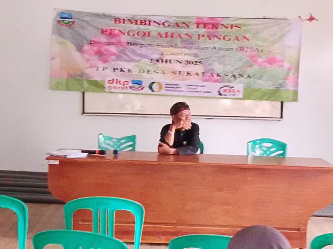 39 KPM Desa Sukalaksana Terima Bantuan BLT-DD Rp.900.000