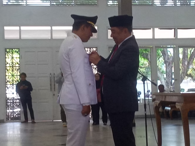 H. Yana Mulyana Ruchimat, Tokoh Masyarakat, Mengucapkan Selamat Atas Dilantiknya Asep Purnama Alam Sebagai Camat Pamulihan Kabupaten Garut