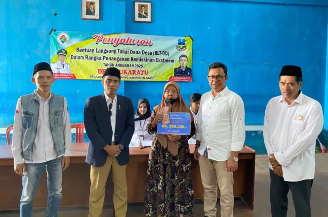 
					Pemdes Sukaratu Salurkan BLT-DD Untuk 37 Keluarga Miskin Ekstrim Triwulan Rp.900.000 Berlangsung Lancar