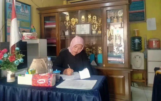 
					Program MBG di Kecamatan Malangbong Berjalan Kondusif,Siswa SDN 2 Cinagara Nikmati Sajian Dengan Lahap