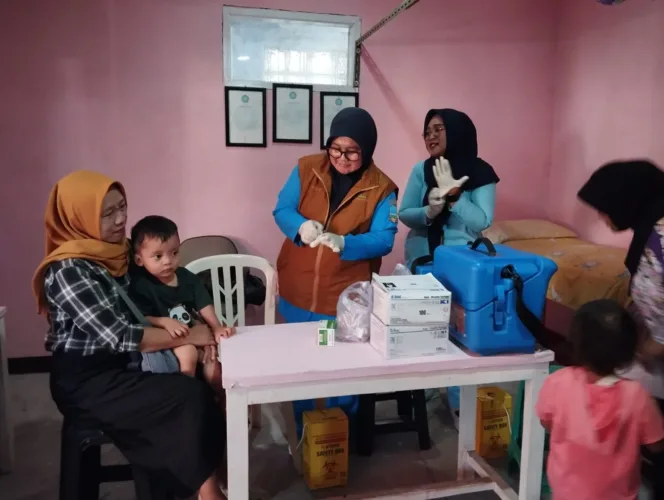 
					Kegiatan Imunisasi Berlangsung di Desa Cimaragas RW 03 kecamatan Pngatikan