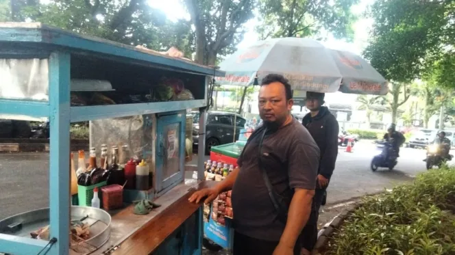 
					Kawasan Gazebo Terancam kehilangan mata Pencaharian,Mereka benar benah berharap Pemerintah  hadir Membawa Solusi