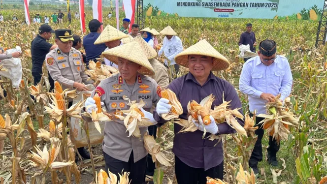 
					Polda Jabar Torehkan Prestasi Lewat Panen Raya Jagung 2025