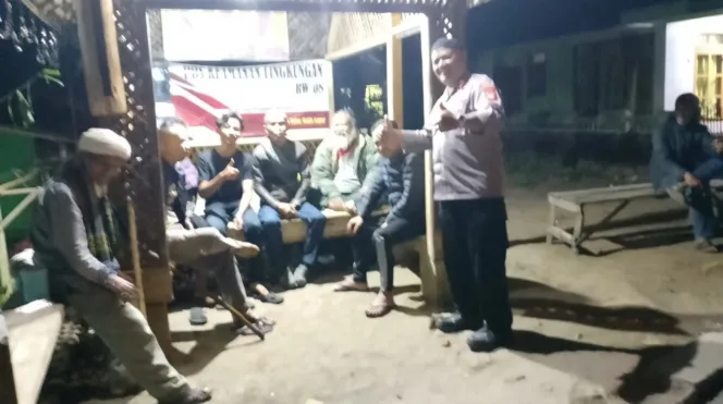 
					Polsek Limbangan Kontrol Poskamling Demi Mewujudkan Keamanan Lingkungan