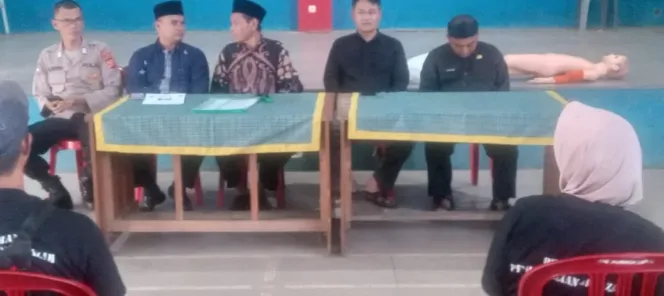
					Warga Desa Margajaya Secara Serius Mengikuti Pelatihan Pemulasaraan Zenajah