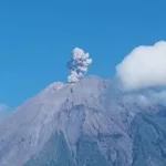 Gunung Semeru erupsi