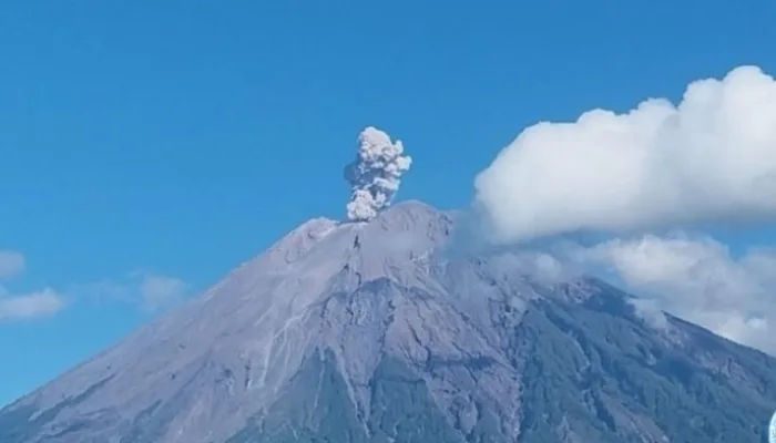 Gunung Semeru Erupsi Lagi, Status Waspada dan Aktivitas Meningkat