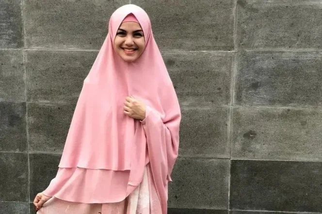 
					Nadya Almira
