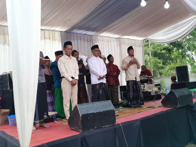 
					Asep Mulyadi (Bang Atla) Gelar Walimatusyafar Dan Bersilaturahmi Bersama warga RW 04 Sukaratu
