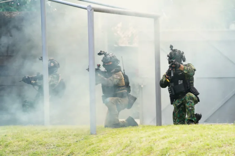 Aksi Prajurit Marinir Pukau Panglima Australia