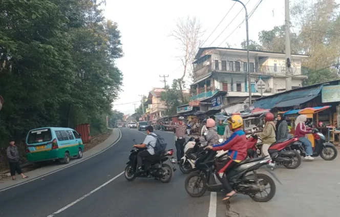 
					Polsek Limbangan Gelar Oprasi Gatur Pagi Demi Kelancaran Lalu lintas