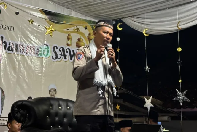 Polres Garut NGAPOL Di Mesjid Al-Romeli Wanaraja, Peringati Maulid Nabi Muhammad SAW