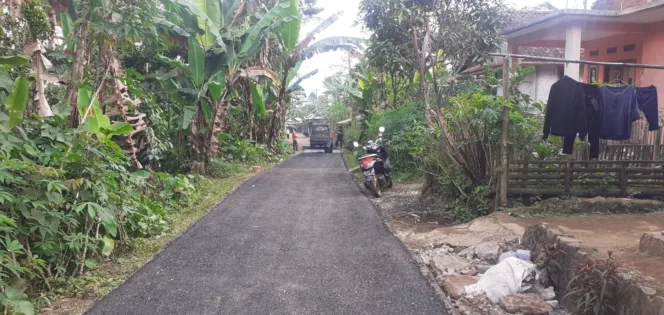 
					Pemdes kutawaringin Melaluai TPK Terapkan DD Pembangunan Jalan di Kampung sindangrerer