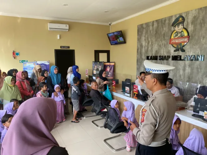 
					Polisi Sahabat Anak, TK, Pa’ud Al-Kaustar Kunjungi Polres Garut