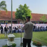 Kanit Binitbmas Polres Garut Jadi Pembina Upacara I MAN 1 Garut Ajak Siswa Tertib Hukum Dan Tolak Anarkis IMG-20251020-WA0118