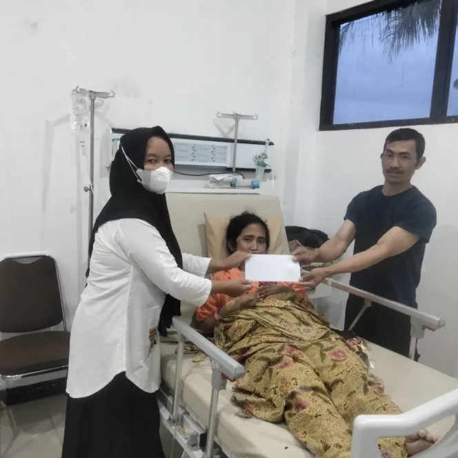 Baznas Garut Berikan Bantuan Kepada Warga Malangbong