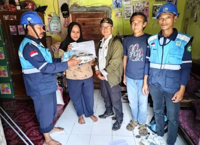 Pemasangan KWH Gratis Program Jabar Caang Mulai Terealisasi di Desa Mekargalih