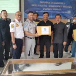 Jasa Raharja Bagikan Helem Standar SNI Untuk Tekan Kecelakaan 20251120_120838