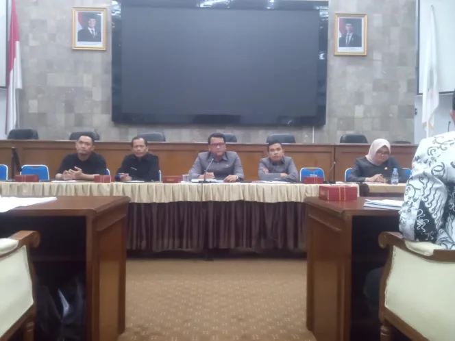 Ketua Komisi IV Asep Rahmat, S.Pd Terima Audensi Forum Pendidikan Profesi Guru (FPPG) Prajabatan Kabupaten Garut