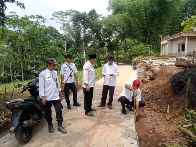 Team Kecamatan Lakukan Monitoring Di Desa Sukajaya, Pastikan Administrasi Dan Fisik Sesuai Aturan