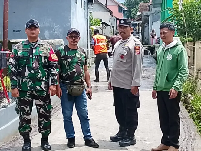 Pemdes dan TPK Wanamekar Lakukan Rehabilitasi Jalan Di Desa Wanamekar
