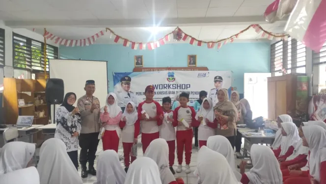 Satbinmas Polres Garut Beri Penyuluhan Anti-Bullying Di SDN 1 Jayaraga Garut