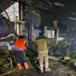 Hujan Deras Guyur Garut, Pohon Tumbang di Banyuresmi Timpa Rumah Warga DAMKAR dan Polisi Bergerak Cepat Lakukan Evakuasi IMG_20251108_091708