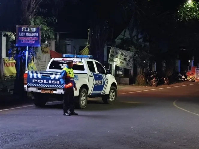 Sat Lantas Polres Tana Toraja Lakukan Patroli Blue Light Intensifkan Pengawasan Arus Kendaraan