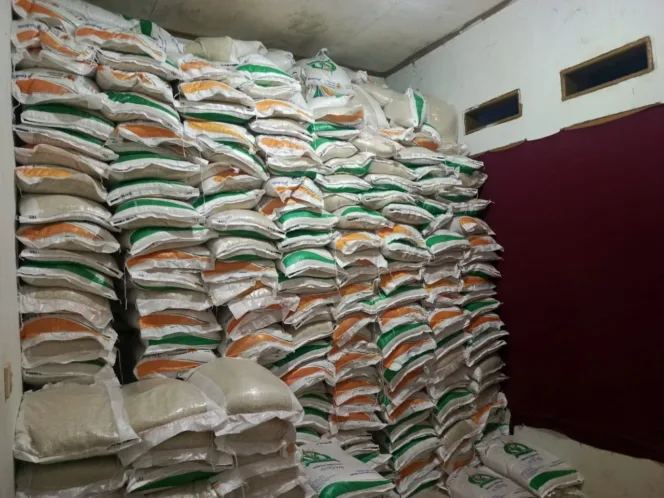 Desa Sukamulya Terima Cadangan Beras Pemerintah Dan Minyak Goreng