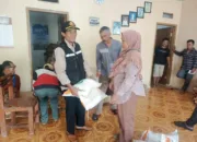 Pemdes sukamulya Salurkan Bansos Sembako Kepada warga