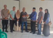Direktur BUMDes SKB Mandiri Feriyanto  Serahkan Bantuan Sembako untuk Anak Yatim Piatu