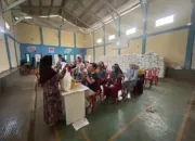 410 KPM Desa Sakawayana Terima Bantuan Pangan, Warga Antusias