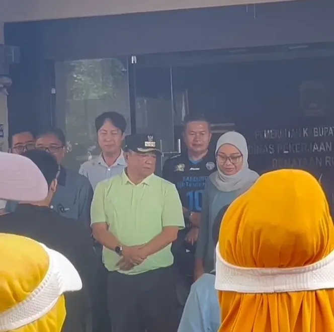 Jalan Sehat dan Aksi Bersih-Bersih Lingkungan dalam Rangka Hari Bakti PU ke-80