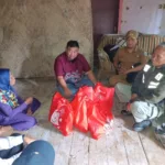 Janda Tua Didatengin Anggota DPRD Yudha Puja Turnawan Di Hari Ibu IMG_20251222_182114