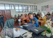 Bantuan Damkar dalam Pengambilan Rapor Siswa SMAN 8