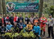 Kita Jaga Alam Dan Alam Jaga Kita, polres Garut Tanam Ratusan Pohon Di Batu Lempar