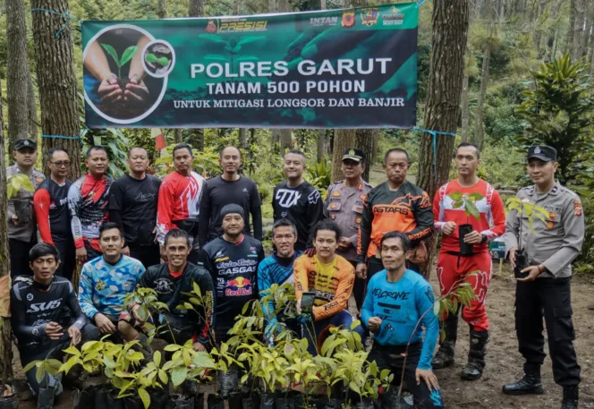 Kita Jaga Alam Dan Alam Jaga Kita, polres Garut Tanam Ratusan Pohon Di Batu Lempar