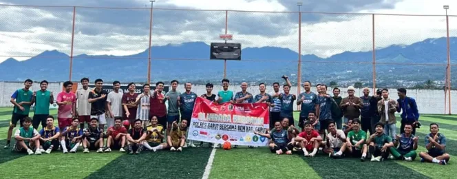 Bangun Keakraban Lewat Lapangan Hijau, Polres Garut Dan BEM Garut Gelar Fun Game Mini Soccer