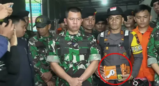 Perangkat Oranye Diduga Black Box ATR 42-500 Ditemukan di Gunung Bulusaraung