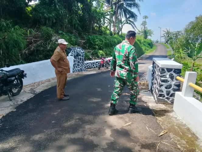 Desa Sindangprabu Rampung Perbaiki Jembatan Dan Hotmik
