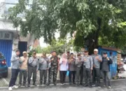Kompak! Lurah, Babinsa, dan Linmas Ballaparang Turun Jalan Tertibkan Kawasan Jalan AP. Pettarani Berikan Edukasi dan Imbauan kepada Pedagang Kaki Lima