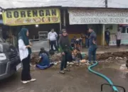 Camat Tamalate H. Emil Yudiyanto Tadjuddin Bersama Lurah Barombong Tinjau Langsung Pengerukan Drainase dan Penanganan Jalan Rusak di Jalan Bonto Biraeng