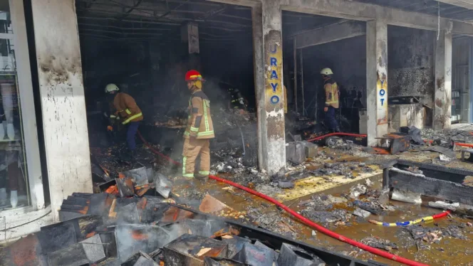 Toko Oleh-Oleh Tiara Snack Di Garut Terbakar, Kerugian Di Taksir Rp 300 Juta